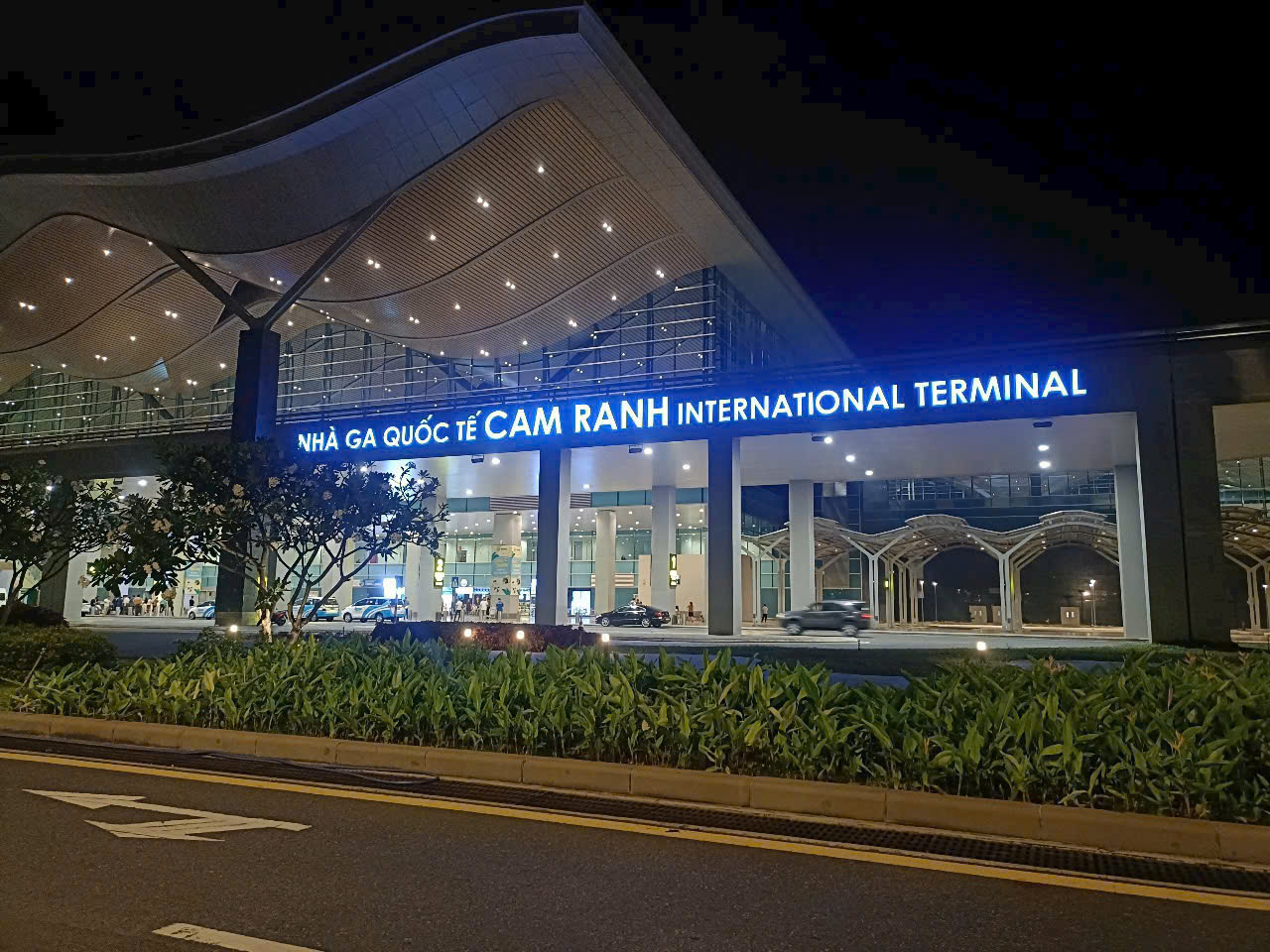 Trải Nghiệm Khác Biệt Cùng Công Hợp Transport Đưa Đón Sân Bay Cam Ranh