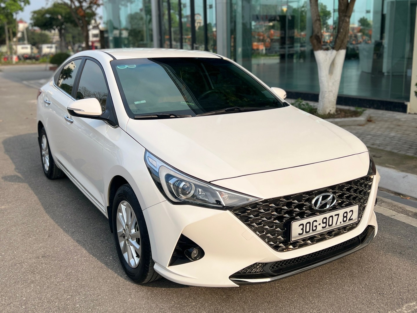 Đặt Lên Bàn Cân: Taxi Và Dịch Vụ Thuê Xe Riêng