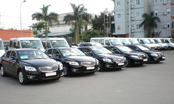 Kiểm tra tình trạng lốp và mâm xe